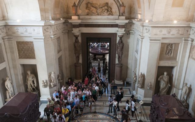 Should International Tourists Pay a Museum Surcharge?