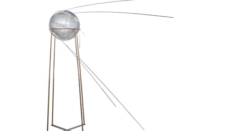 Test model of the Sputnik-1 satellite (estimate: $400,000-600,000)