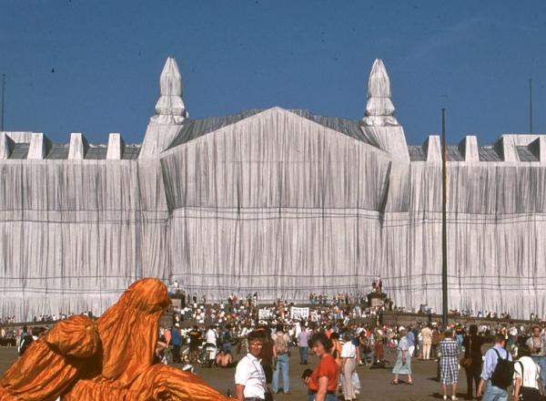 Wrapped Reichstag, 1981.