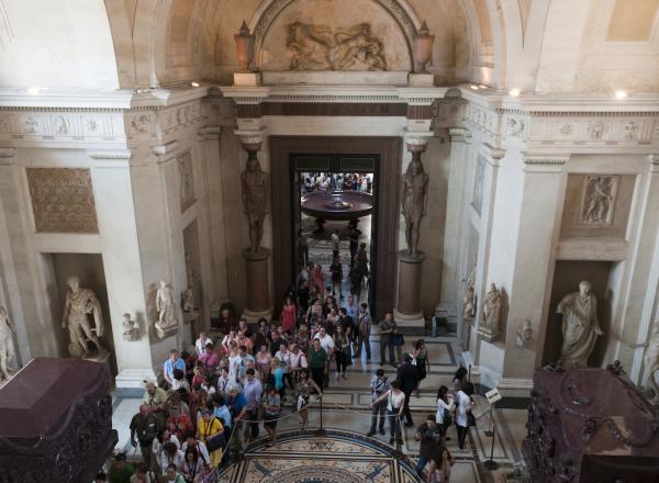 Crowds in the Vatican Museum. License.