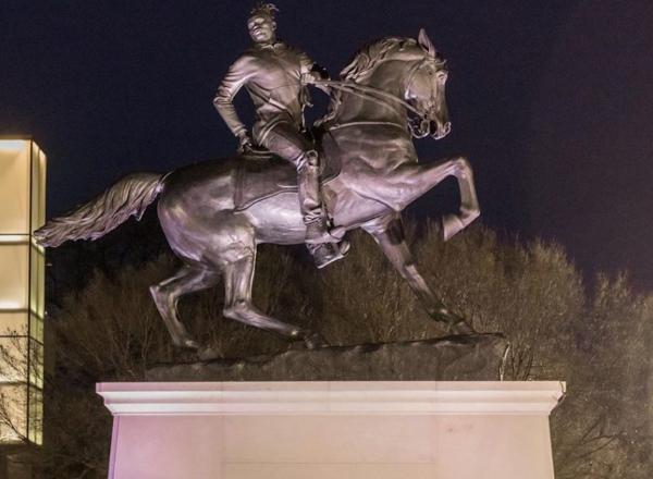 Kehinde Wiley, Rumors of War, 2019. 