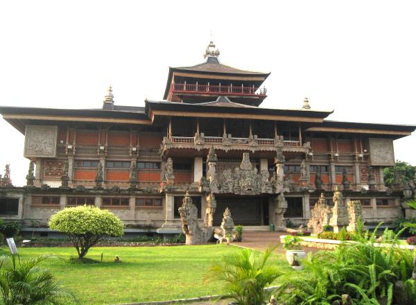 The main building of Museum Indonesia in Taman Mini Indonesia Indah, East Jakarta. License. 