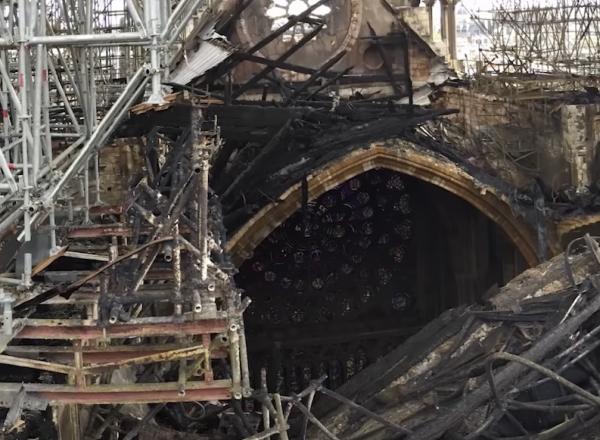 Detail Notre Dame interior