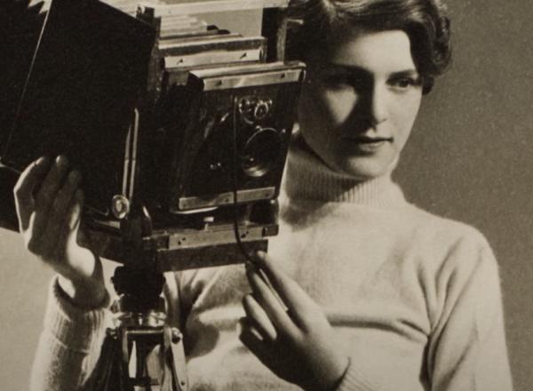 portrait, woman with camera, early 20th century