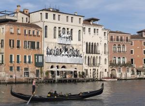 JR, Il Gesto, A contemporary reinterpretation of The Wedding at Cana, created for Palazzo Ca’ da Mosto, The Venice Venice Hotel. Courtesy JR Studio, Fondazione Bonotto, and The Venice Venice Hotel.