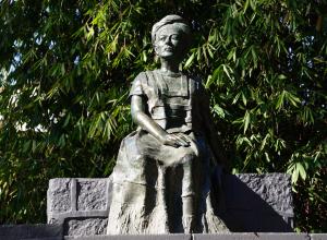 Frida Kahlo Statue in Frida Kahlo Park