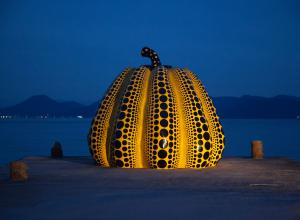 Kusama giant yellow pumpkin sculpture