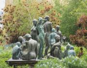 Nina Beier, Women & Children, 2022. Found bronze sculptures, dimensions variable, installation view, The High Line, New York, 2022–3