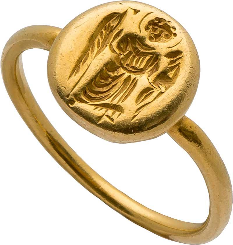 A hammered gold Byzantine ring, circa 550-650 AD