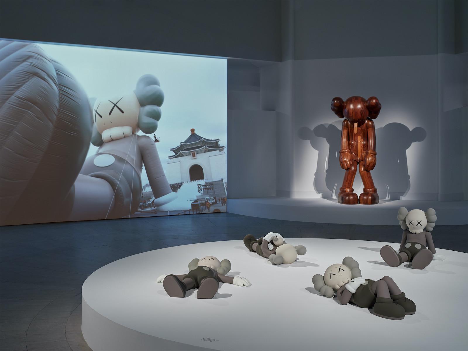 Installation view, KAWS: WHAT PARTY, Brooklyn Museum, February 26, 2021 - September 5, 2021. Courtesy Brooklyn Museum. Photo Michael Biondo.
