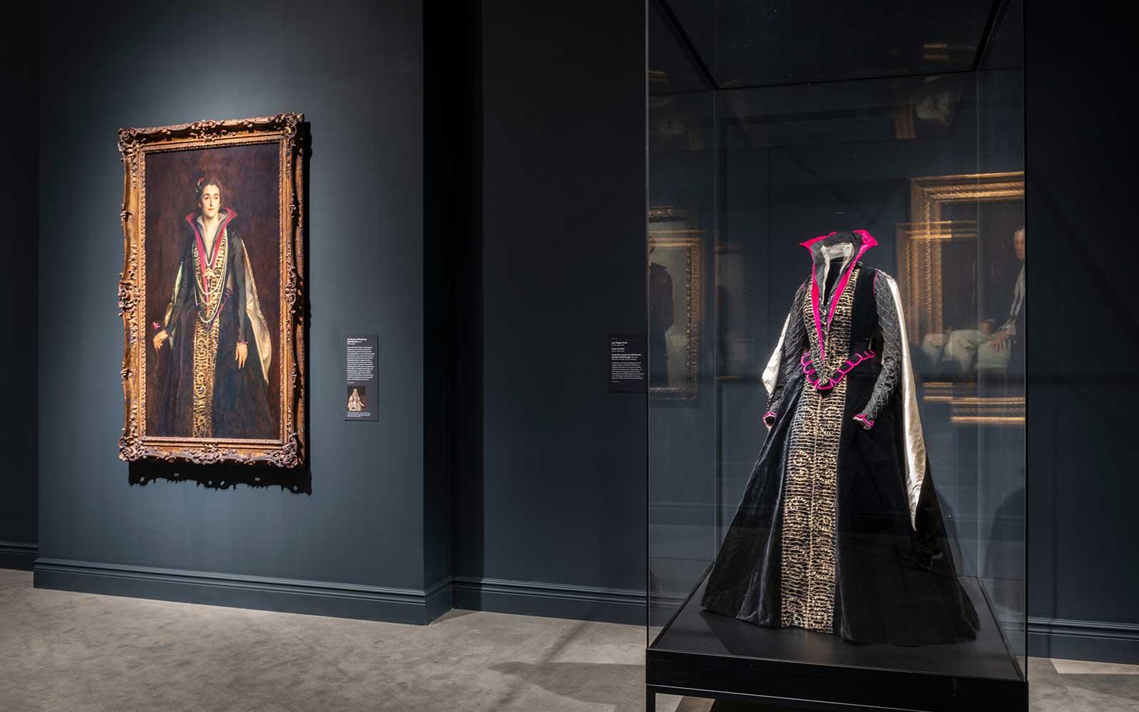 Installation view of 'Fashioned by Sargent' at the Museum of Fine Arts, Boston.