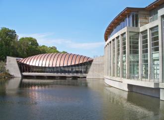 Crystal Bridges Museum of American Art, founded by Walmart heiress Alice Walton in 2011. Source.