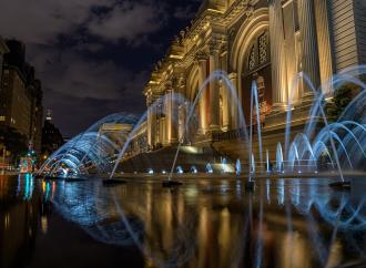 Fountain in David H. Koch Plaza on Fifth Avenue at the entrance of The Metropolitan Museum of Art, Manhattan, New York, NY