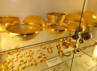 Items in the Villena Treasure. License.