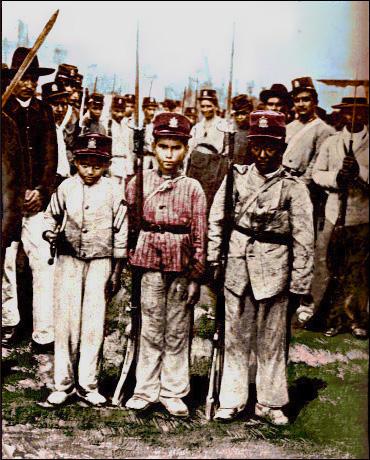 D.S. Maduro Jr., child soldiers in Panama, 1899 during the Guerra de los Mil Días (Thousand Days' War). Published by the French magazine, L'llustration.