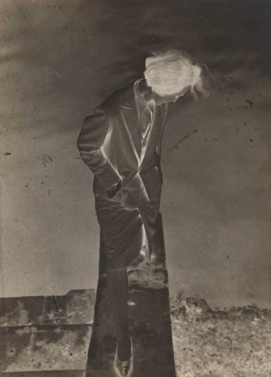 László Moholy-Nagy black and white photograph of a figure