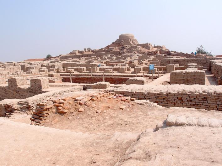 The main structures at Mohenjo Daro including the Great Hall in the background. Wikimedia commons