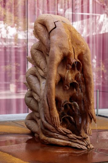 Roksana Pirouzmand,  Between Two Windows, 2023