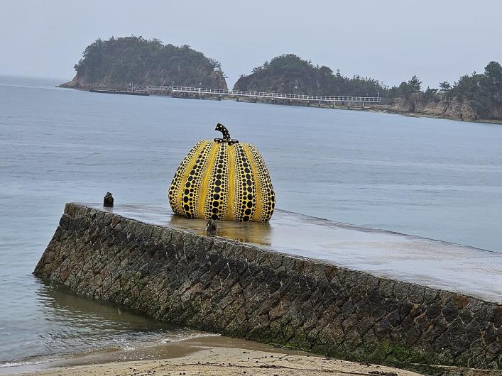 Yayoi Kusama, Yellow Pumpkin in Naoshima, Japan
